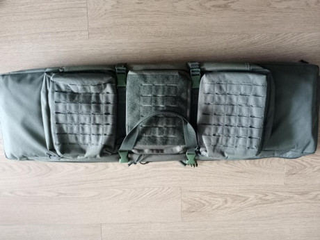 Funda para 2 rifles MILTEC Molle verde  2 armas largas de hasta 105 cm de largo, Altura: 28,5 cm. 

Posibilidad 01