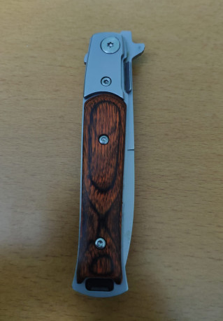 Vendo estás 4 navajas de mi colección.
Se trata de 2 Gerber Replica Applegate. Una con hoja de 9 cm y 21