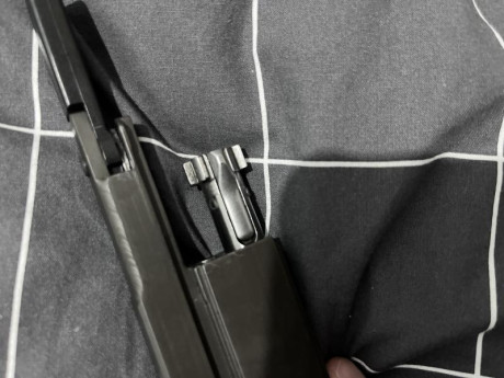 Hola. !
Unifico los anuncios:

Nuevo Añadido: 
HK SL8 casi nuevo. 222RM
Visor, bípode, cargador de 10 62