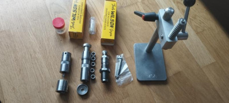 Vendo parte de mi material de recarga: 
Prensa Recta MCA
Bushing Neck Sizing Die Wilson
Bushing Full Lenght 02