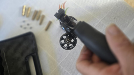 REVOLVER DE AIRE PRE-COMPRIMIDO ESPECIAL DE TIRO TODO ACERO
6 CARTUCHOS CAÑON 95 MM DE CAÑON ESTRIADO
MIRA 10