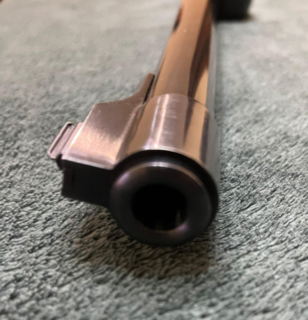 Hola compañeros 
Pues nada que pongo en venta este cañón del 458WM en perfecto estado de maderas y aceros.
Con 52