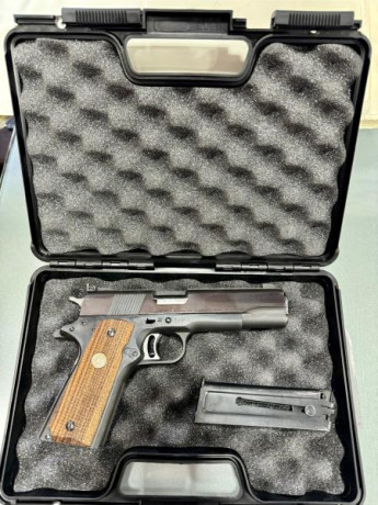 en perfecto estado, practicamente sin uso , un cargador , el arma esta en Zaragoza, precio 1500€ , envío 01