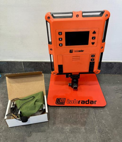 en perfecto estado , accesorios incluidos, base, funda y adaptador aire comprimido . Esta en Zaragoza, 01