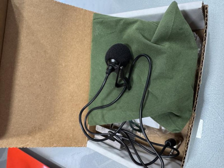 en perfecto estado , accesorios incluidos, base, funda y adaptador aire comprimido . Esta en Zaragoza, 00