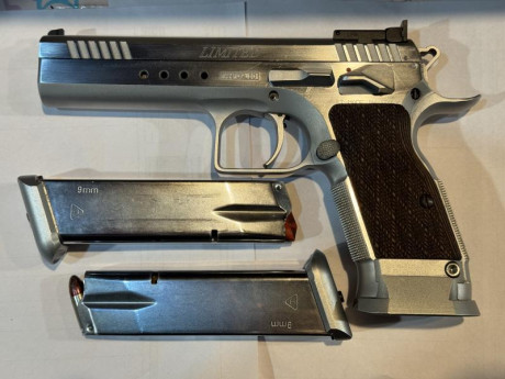 Buenas tardes,Vendo Tanfoglio 9mm transporte incluido 950 euros,un saludo 02
