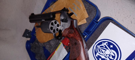 Solo ha pegado 20 tiros
Nuevo..comprado en 2025 armeria alvarez
Con su Caja Original  y todos sus accesorios
Se 01