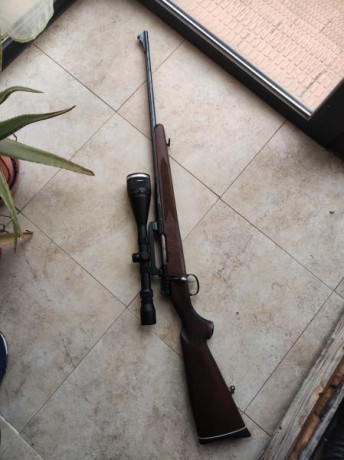 Se vende máuser calibre 30-06 de cerrojo.
Lleva una mira B & Crown optics 6-18x50.
Rifle de cerrojo 02