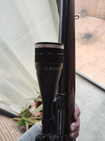 Se vende máuser calibre 30-06 de cerrojo.
Lleva una mira B & Crown optics 6-18x50.
Rifle de cerrojo 00