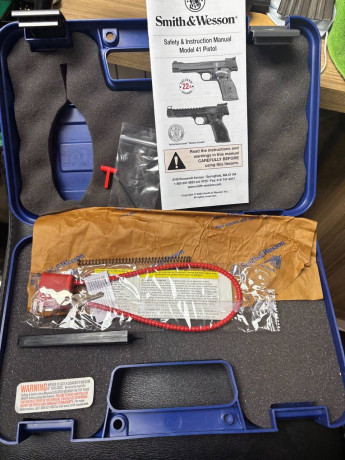 Se vendé S&W MODELO 41 cal 22.
Solo se ha disparado 2 cajas de CCI
PRECIO : 1.900€
PORTES PAGADOS 11