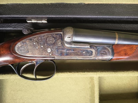 Modelo SANTACRUZ. Calibre 375 HH. Año de fabricación 1988 (H2). Expulsor
•	Cañones de 61 cm.
•	Filetes 11