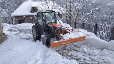 Buenas, compañeros.
Ahí va una consulta que dirijo a los entendidos en 4x4, etc.
El tema es que quiero 120