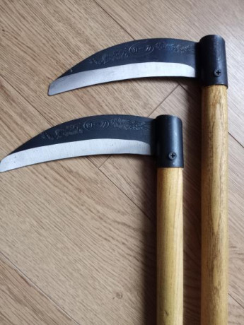 Vendo pareja de Kama (hoz) Kobudo, funcionales hoja afilada de acero al carbono de  17 cm , mango de 53 00