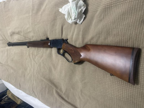 Hola, se vende, está en Cádiz y su precio 600 euros, y si se envía a medias con el comprador 

Carabina 02