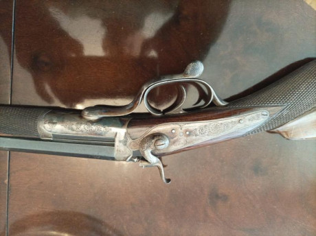 Buenas tardes, compañeros, a un conocido que no es miembro del foro le ha llegado esta escopeta y desea 02