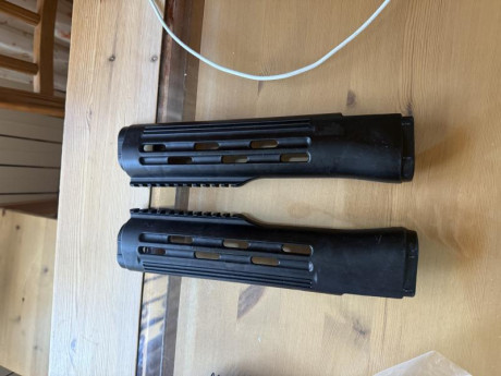 Se vende guardamanos sintético con carril picatiny
En buen estado estaba montado en un tigr 
65€ 00