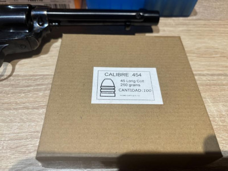 Uberti 5 1/2” en calibre 45lc
Está en Pamplona 
550,-€ + gastos de envío si fuera necesario 
No se vende 02