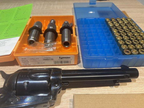 Uberti 5 1/2” en calibre 45lc
Está en Pamplona 
550,-€ + gastos de envío si fuera necesario 
No se vende 00