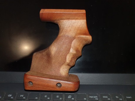 VENDO empuñadura Walther GSP Expert, Talla M mejorada para dedos cortos o manos pequeñas. 200€  Solo Whats 01