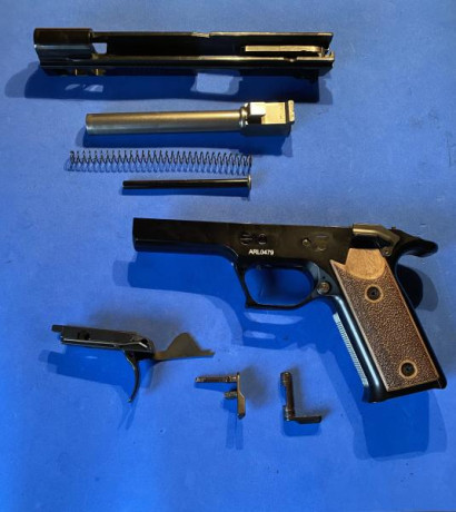 Se vende, estado  IMPECABLE 
 Super cuidada , siempre mimada y muy poco usada, únicamente en galería, 00