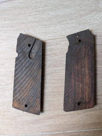 Pongo a la venta cachas de madera y un cargador de la pistola del 9x19mm Star 28 PK que me entraron de 02