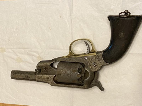 Hola,

Busco un Colt pocket police snubnose 1862 en acabado inox (réplica).

Sé que es algo muy concreto, 11