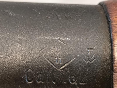 Se vende FR-8, inutilizado por recamara soldada y taladros en el cañón, cerrojo inutilizado. Marcaje de 01