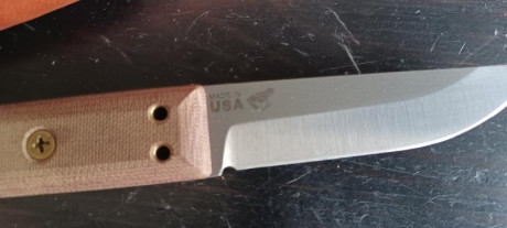 Es original made in USA, no del chino. Acero carbono 1095. Jamas ha salido de casa. No ha cortado ni papel. 01