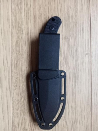 Vendo Schrade Wolverine Mini
Longitud de la hoja 7,5 cm 
Peso 100 g
Material del mango G10
Tipo de acero 11