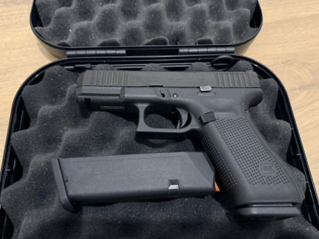 Pong en venta la Glock 45 Mos de mi mujer tiene miras de tritio hiper meproligth puestas en 2025 dos cargadores 02