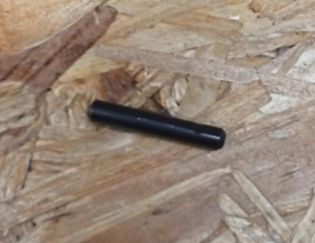 Material para CZ Shadow 2.
Pasador sustituto de retenida 10€.
Retenida de corredera 20€.
Cachas de lija 01