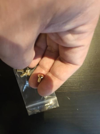 sin usar incluyo tornillos  80 e 
mas envios  por walapop 10