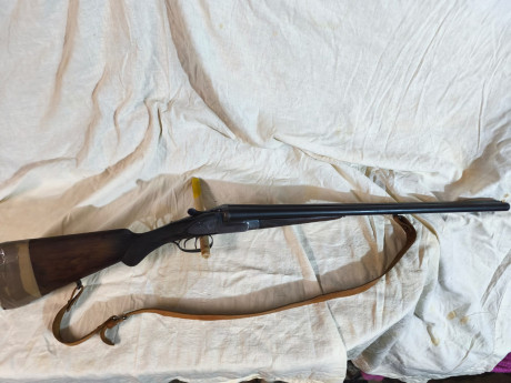 Escopeta paralela marca trust calibre 12/70 largo de cañones 66 en buen estado de conservación y funcionamiento.

120 00