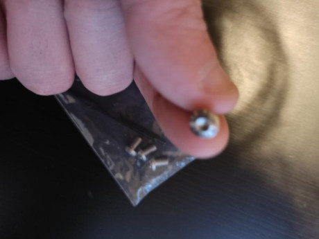 sin usar incluyo tornillos  80 e 
mas envios  por walapop 20