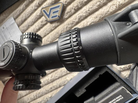 Se vende visor vector optics veyron 3-12x44 con unos 30/40 disparos, primer plano focal (ffp) viene con 11