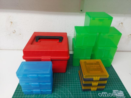  Vendidas 
Por cese de la actividad deportiva, sigo vaciando el armero....
Vendo lote de cajitas varias 00