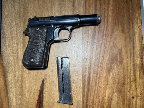   Vendo pistola Astra Falcon 4000 calibre 9 corto – 380 auto.   

La pistola está en perfecto estado y 10