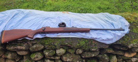 Un compañero de caza vende un rifle Remington modelo 700 en calibre 7mm. Remington Mágnum con visor de 01