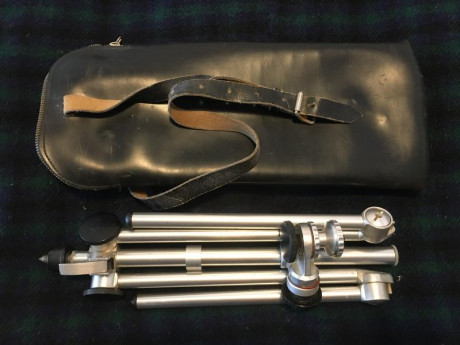 Unico en su genero  :arrow: versatil, solido y legero tripode de mesa Swiss made. Diseñado para uso foto/cine, 00