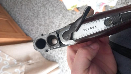 Escopeta monogatillo selector, expulsora, cañones de 71cm, es la versión Sporting, lleva 5 polichok , 92