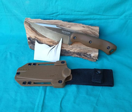 Cuchillo de colección sin uso y sin afilar, esta retirada con decapante la pintura de fábrica en la hoja 02