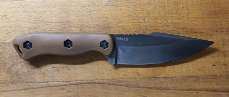 Cuchillo de colección sin uso y sin afilar, esta retirada con decapante la pintura de fábrica en la hoja 01