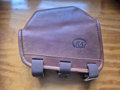 Preciosa carrillera de cuero para rifle. Muy fuerte, muy bien hecha.
35 euros gastos de envío aparte.
Se 00