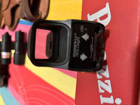 Vendo este holográfico por falta de uso. Precio 190 con envío incluido. 02