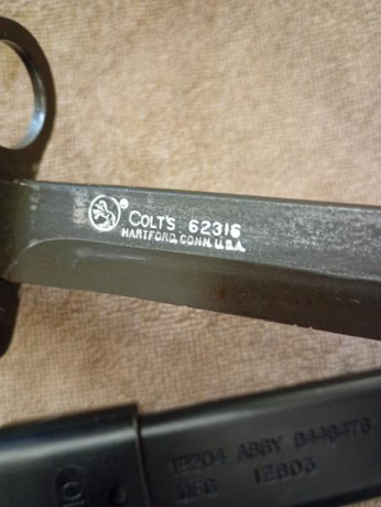 Bayoneta M7 US para fusil M16, con funda modelo M10 fabricada por colt en muy buen estado  . Marcaje en 00