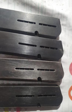 Vendo cuatro cargadores para Star A y B. Pido 25 euros cada uno más portes. O, si se compra los cuatro, 00