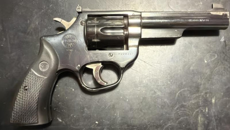 Por falta de espacio en armero vendo 2 revólveres clásicos y nacionales un Astra Match de 5” del 38. Y 00