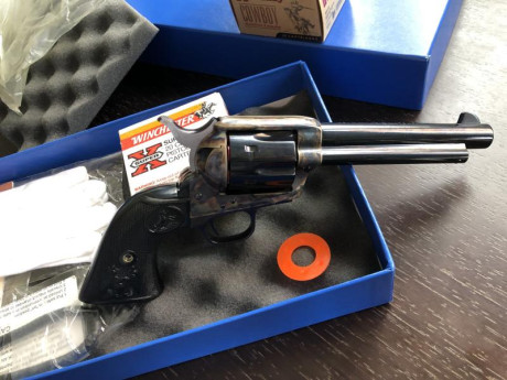 Buenos dias, 
Vendo magnifico COLT 45 PEACEMAKER, completamente nuevo e impecable. 
No se ha usado, solo 00