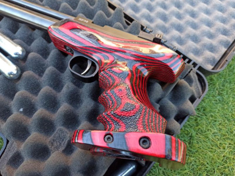 Hola! 
Me podéis decir cómo se hace este tipo de agarre y que instrumento se utiliza para hacerlo.?
Si 80