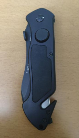 Saco a la venta está otra navaja de mi colección 

Navaja de rescate de bolsillo con hoja de punta de 00